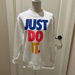 Nike White Sweat Shirt Brand Néw with Tags